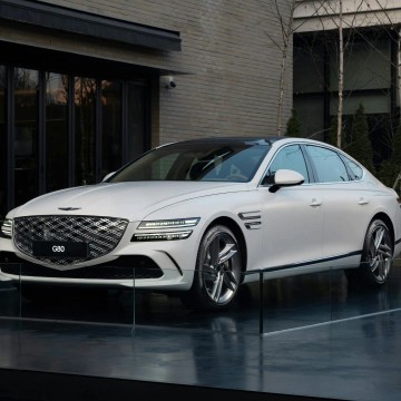 Inverness Executive Travel Genesis G80