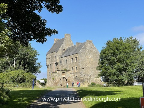 Outlander private tour – Lallybroch , Palace of Versail...