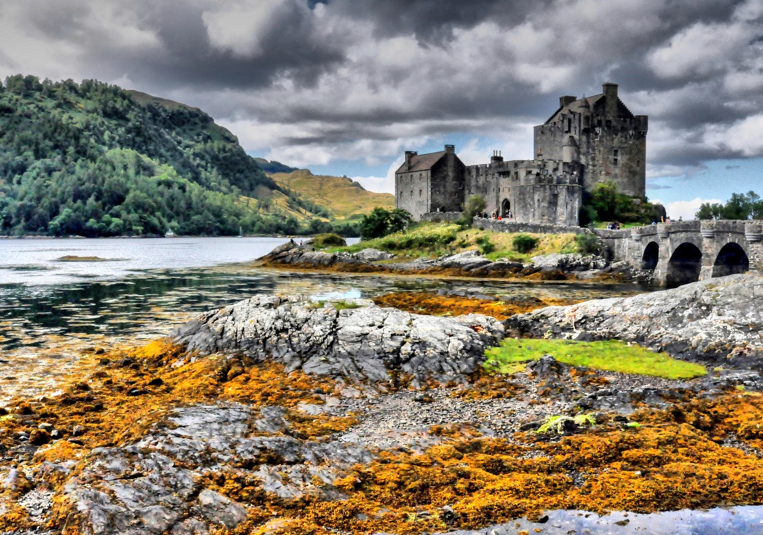 リリパットレーン472☆EILEAN DONAN CASTLE Romantic Eilean Donan Castle | VisitScotland